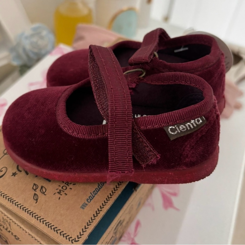 Cienta Kids' Burgundy Shoes